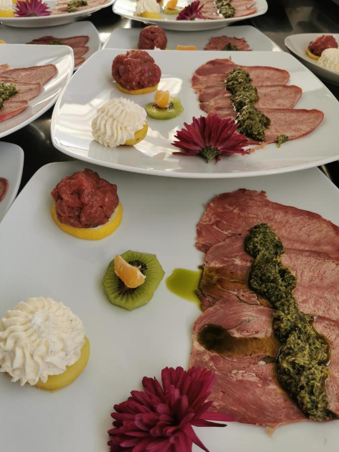 Albergo Ristorante Centro Vico Canavese 外观 照片