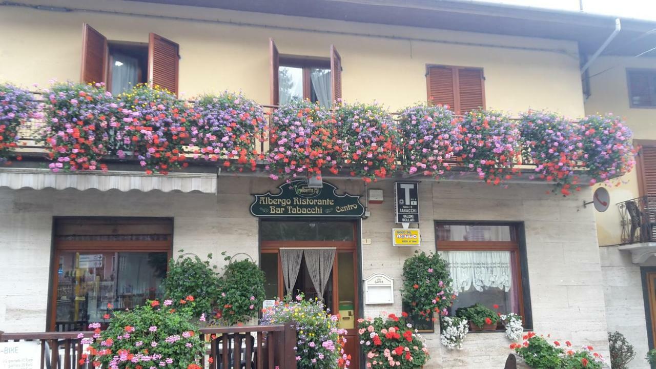 Albergo Ristorante Centro Vico Canavese 外观 照片