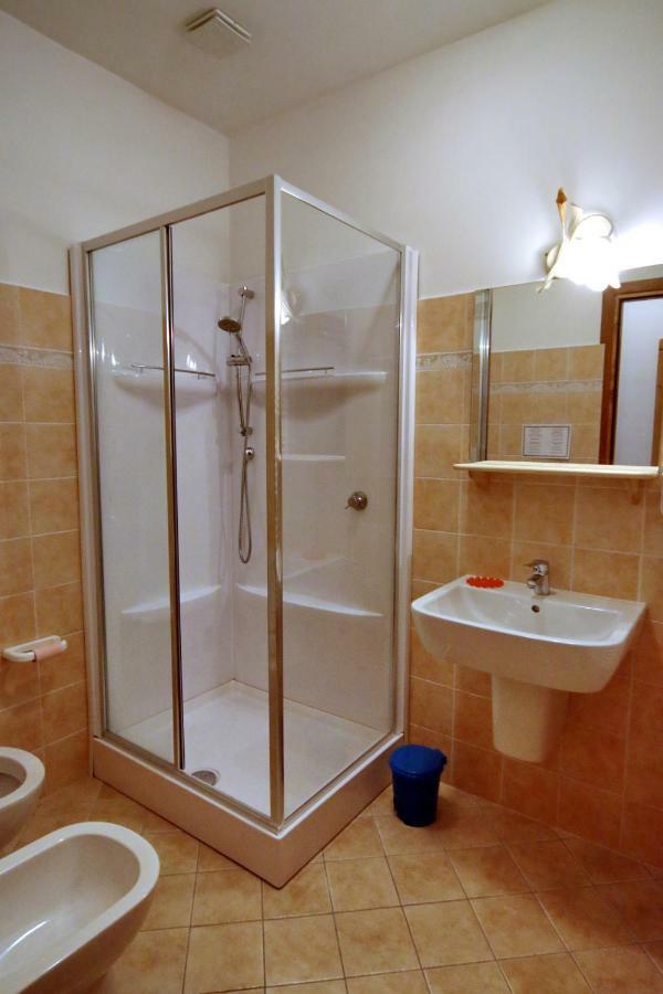 Albergo Ristorante Centro Vico Canavese 外观 照片