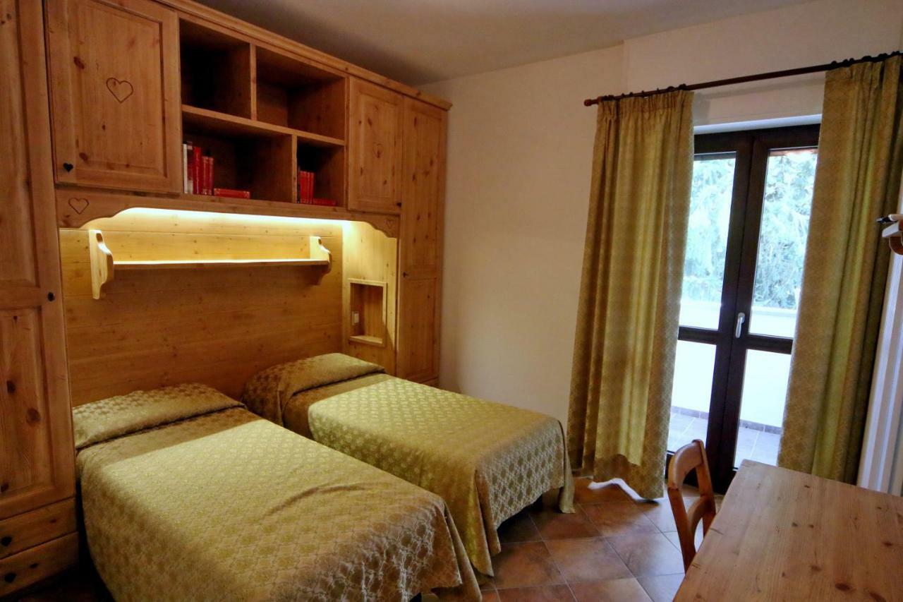 Albergo Ristorante Centro Vico Canavese 外观 照片